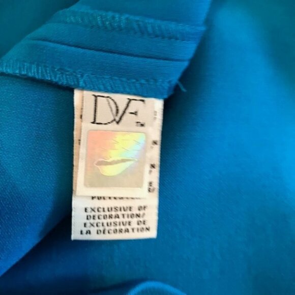 Diane Von Furstenberg. Stunning Blue Sleeveless Blouse Size 4 - Picture 8 of 9